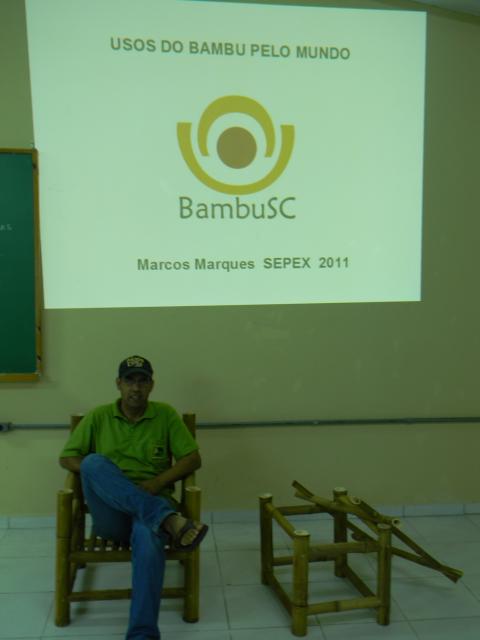 20120929 Fazenda Curso construção de móveis com bambu BambuSC 063.jpg