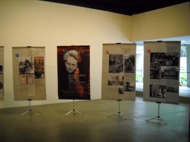 Fotos Aliança Francesa Inauguração expo Marie Curie no CC Light 002