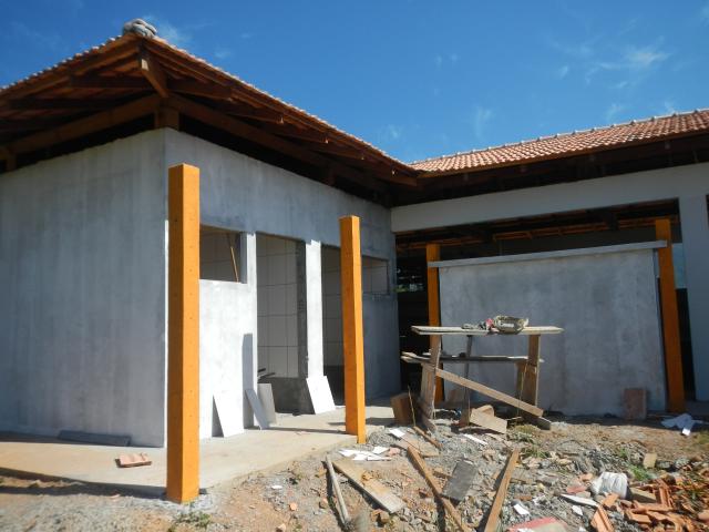 20140121 Fazenda Construção Centro de Manejo Bovinos Obras 003 estrutura.jpg