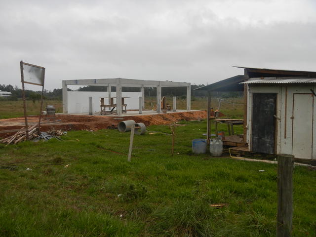 20140613 Fazenda Obra bezerreiro bovinocultura estrutura 001.jpg
