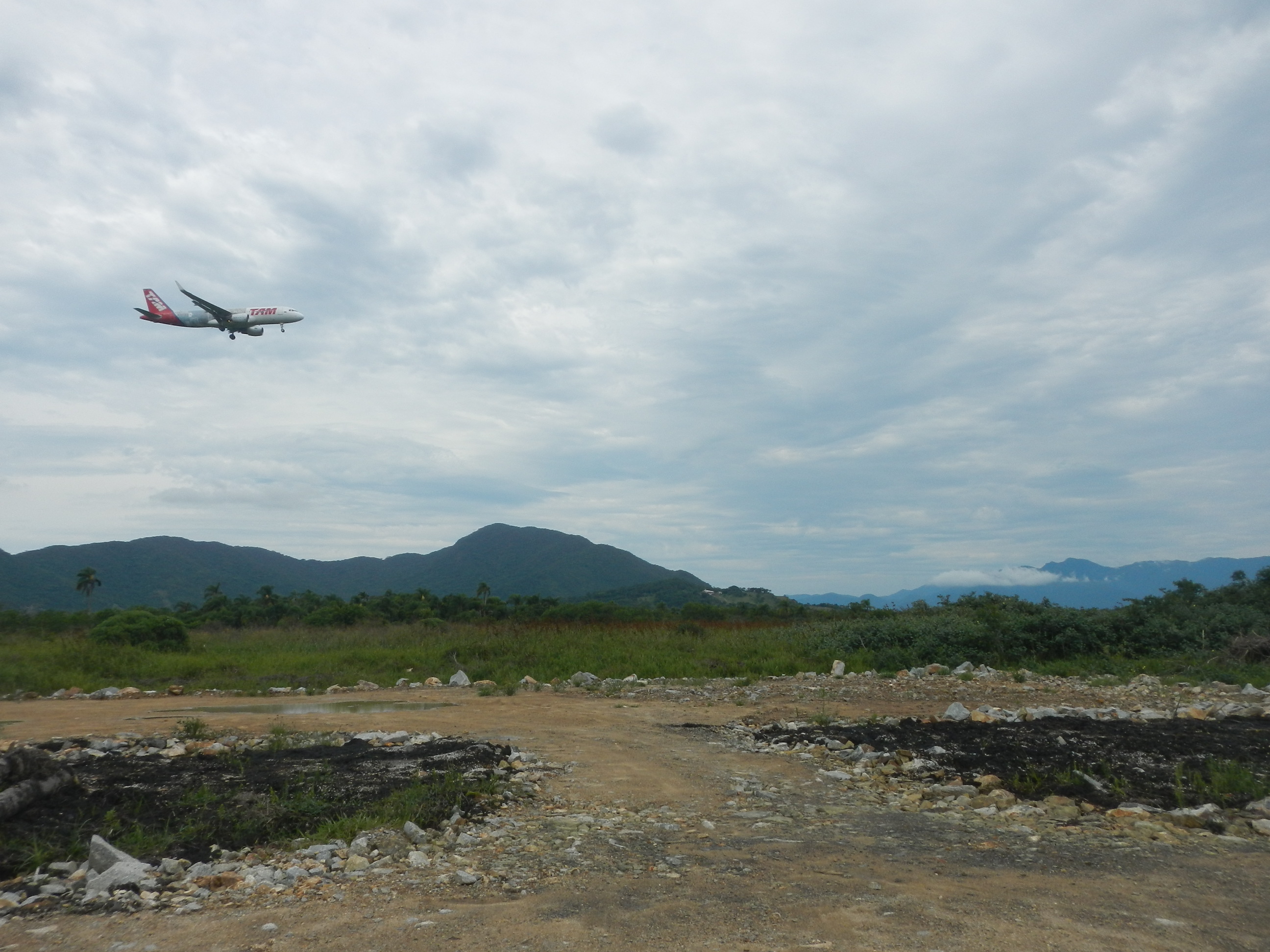 20141227 Estrada acesso novo aeroporto e fazenda obras 009.jpg