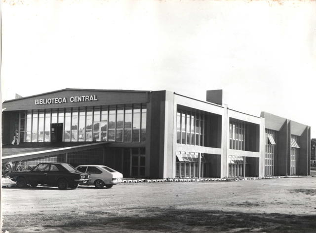 Prédio da Biblioteca Universitária - Fachada Lateral - 1977