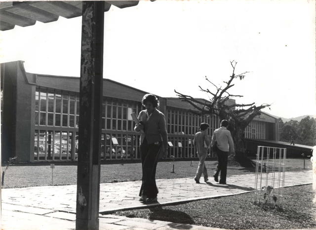 Prédio da Biblioteca Universitária - Fachada Principal - UFSC 1977