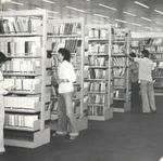 Vista das Estantes da Biblioteca Universitária UFSC - 1977