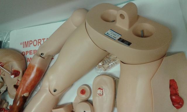 01.09.0374 - CEPETEC - Resusci Anne® First Aid Trauma Modules Manequim de ressuscitação
