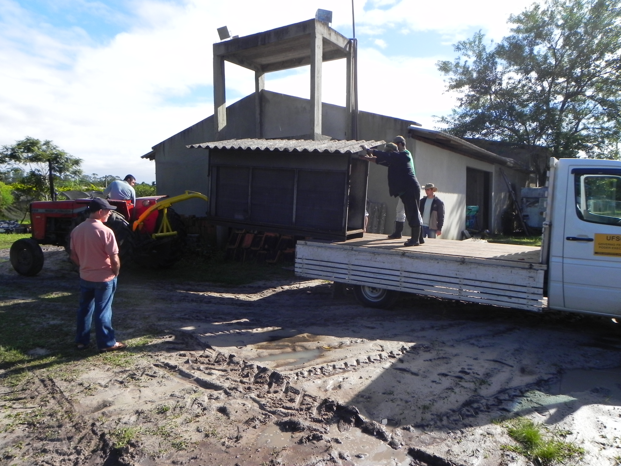 20100414 Fazenda Mecanização descarga equipamento (2).jpg