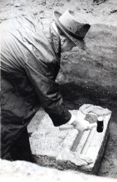 Governador Heriberto Hülse coloca cápsula do tempo na Pedra Fundamental do primeiro edifício da cidade universitária
05/07/1959