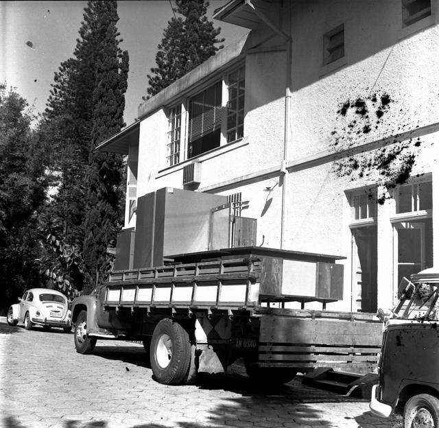 Mudança da Reitoria da UFSC da rua Bocaiúva para Trindade-06.02.1972-02