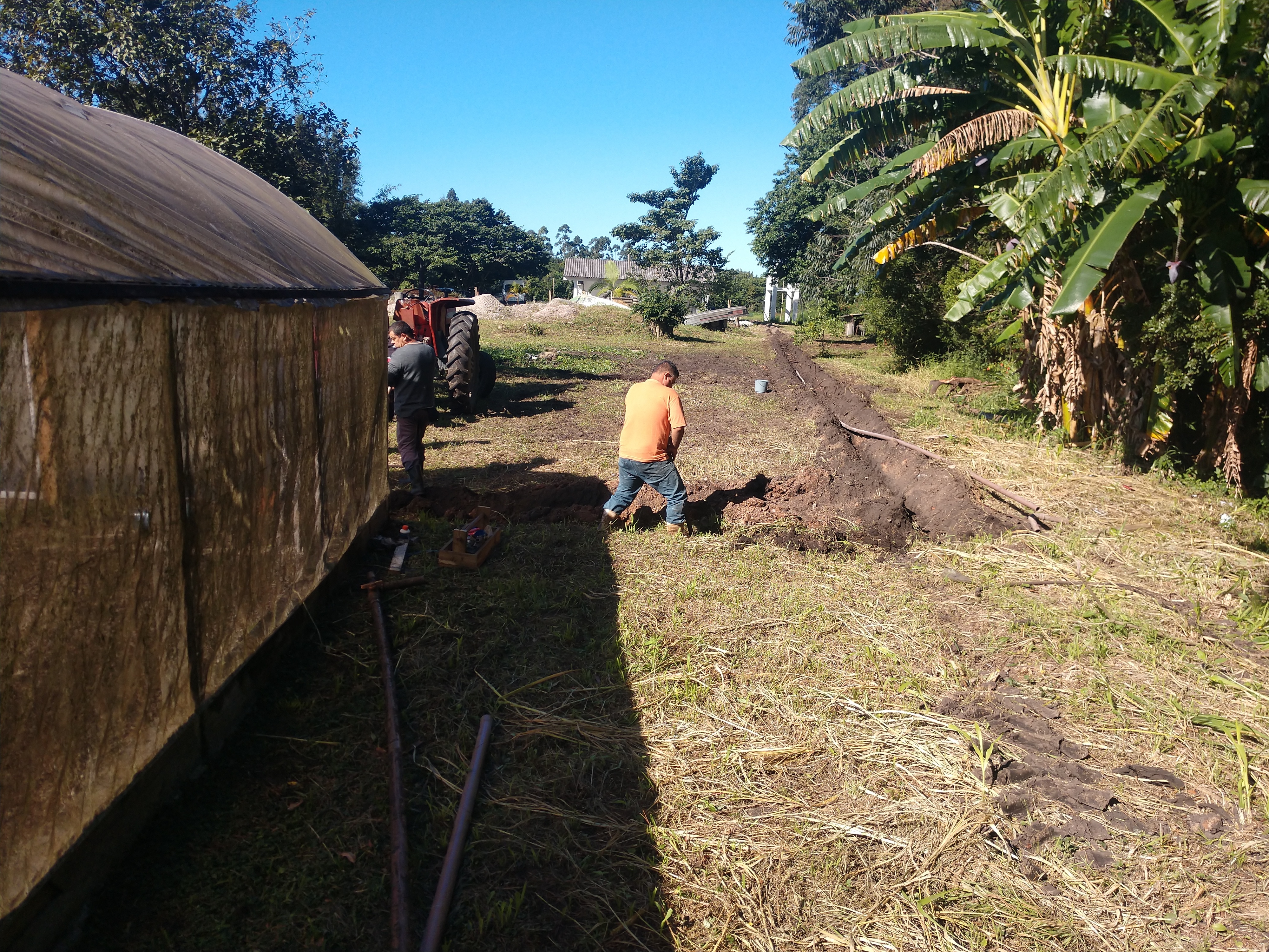 20190704 Fazenda estrutura obras ligação hidráulica viveiro de mudas da horta (2)