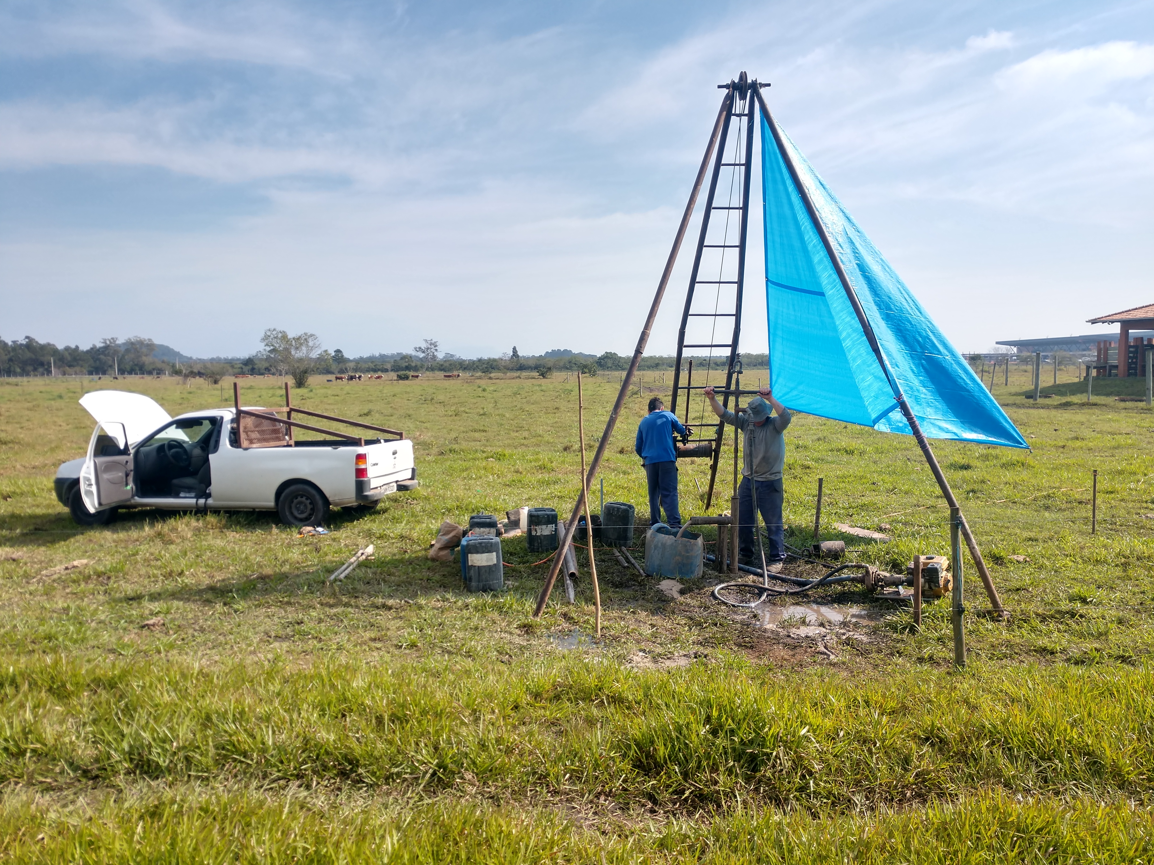 20190724 Fazenda Obra sondagem futura caixa da água bovinos Estruturas (2)