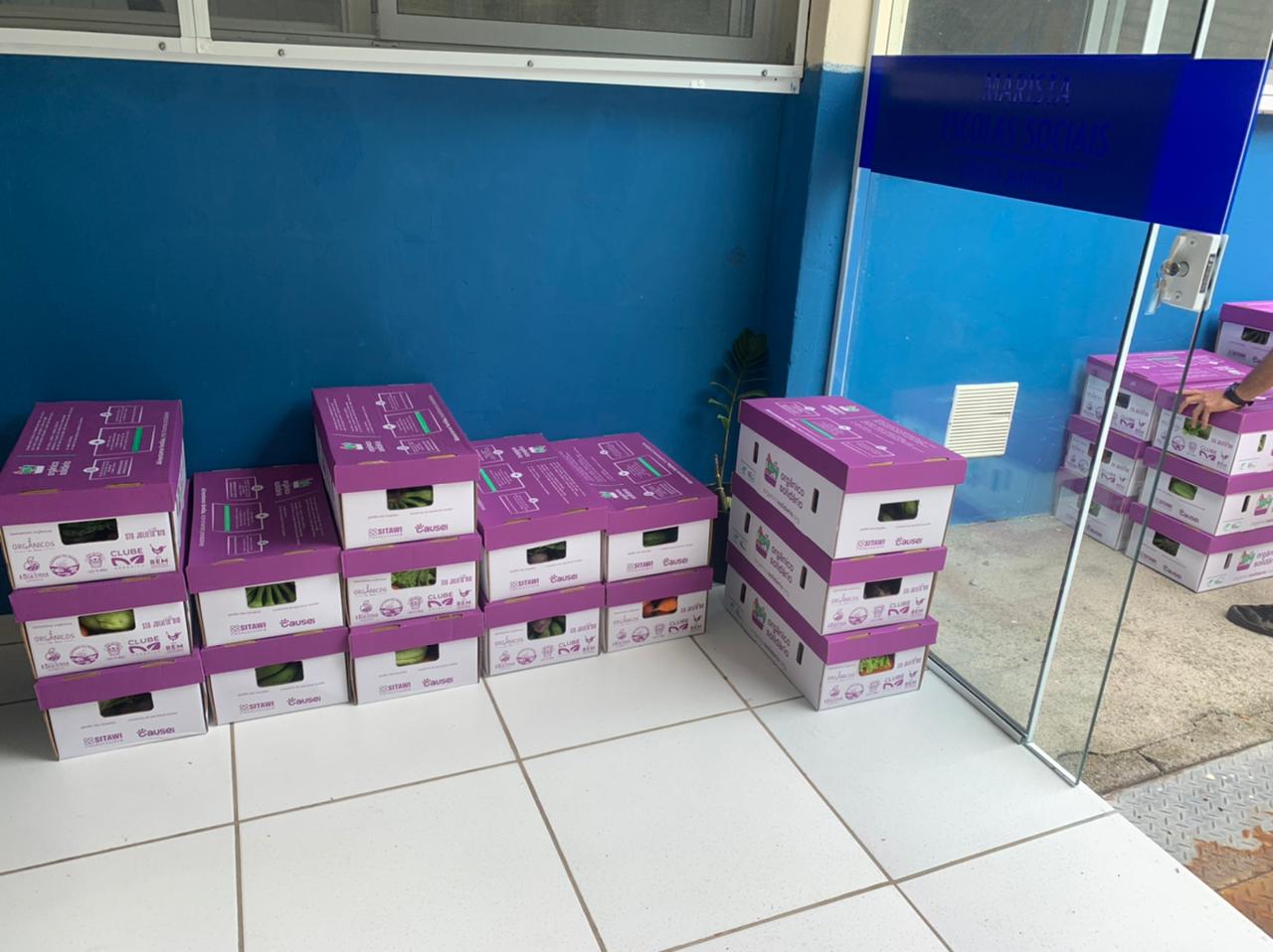 Caixas esperando retirada