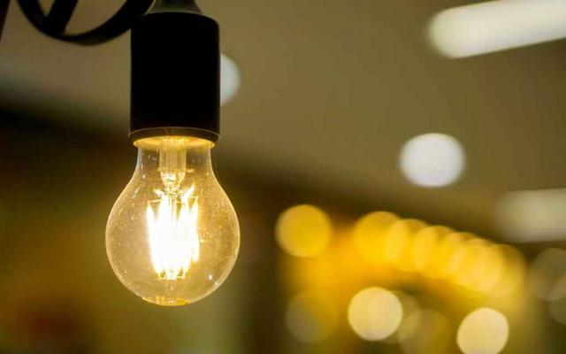 lampada-energia-1080x675-1-1