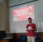 Aluno Lucas apresentando a tertúlia