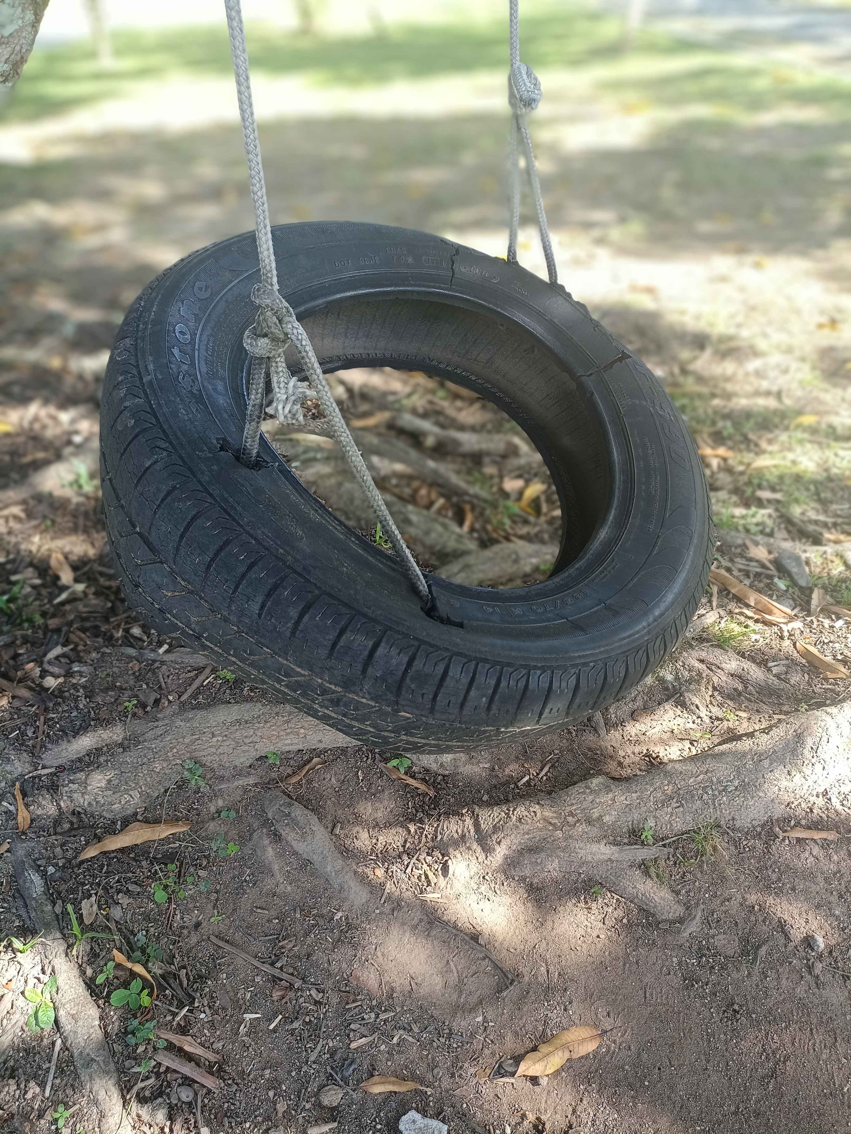 [34.158] Título: Sem título | Autor: Gabriela Roveda | Local: Em frente ao Bloco A do CCE