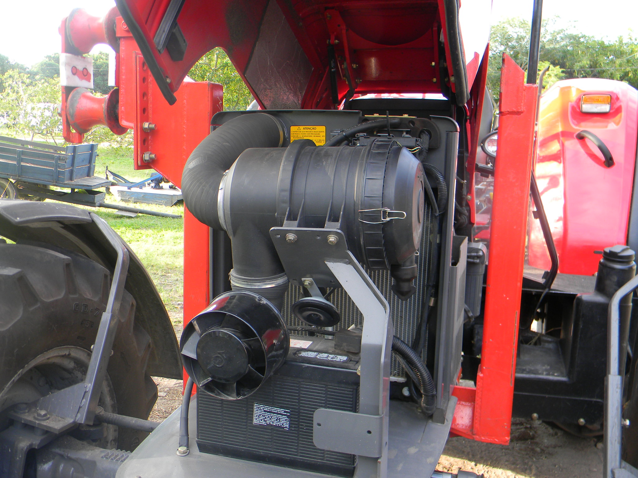 20120424 Fazenda Trator Massey Novo detalhes (1).jpg