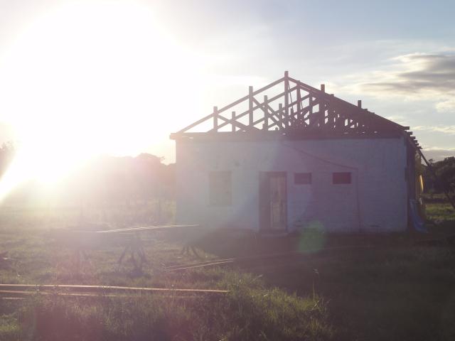 20120531 Fazenda Reforma telhado aviário estrutura obras 001.jpg