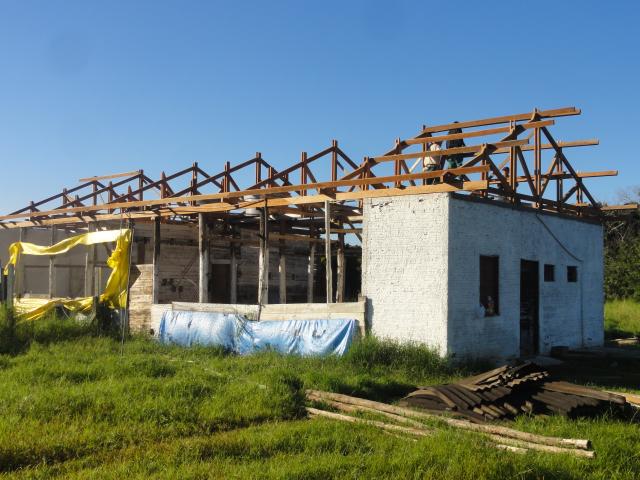 20120601 Fazenda Aviário Reforma telhado estrutura obras.jpg
