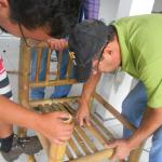 20120929 Fazenda Curso construção de móveis com bambu BambuSC 049.jpg