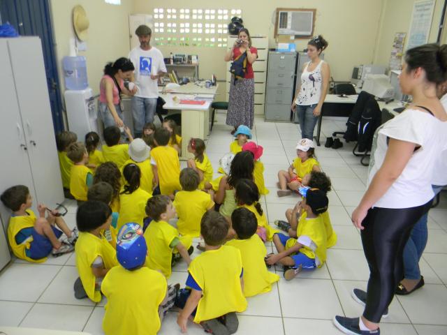 20121128 Fazenda Visita NDI crianças 001.jpg