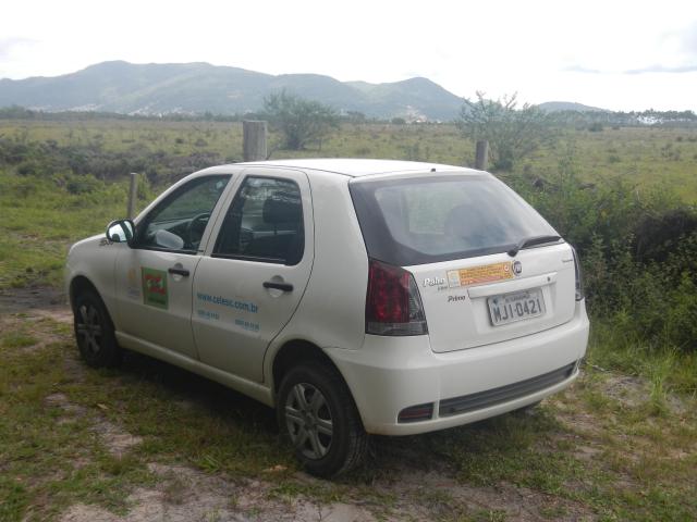 20130123 Fazenda carro da Celesc na estrada para Infraero.jpg