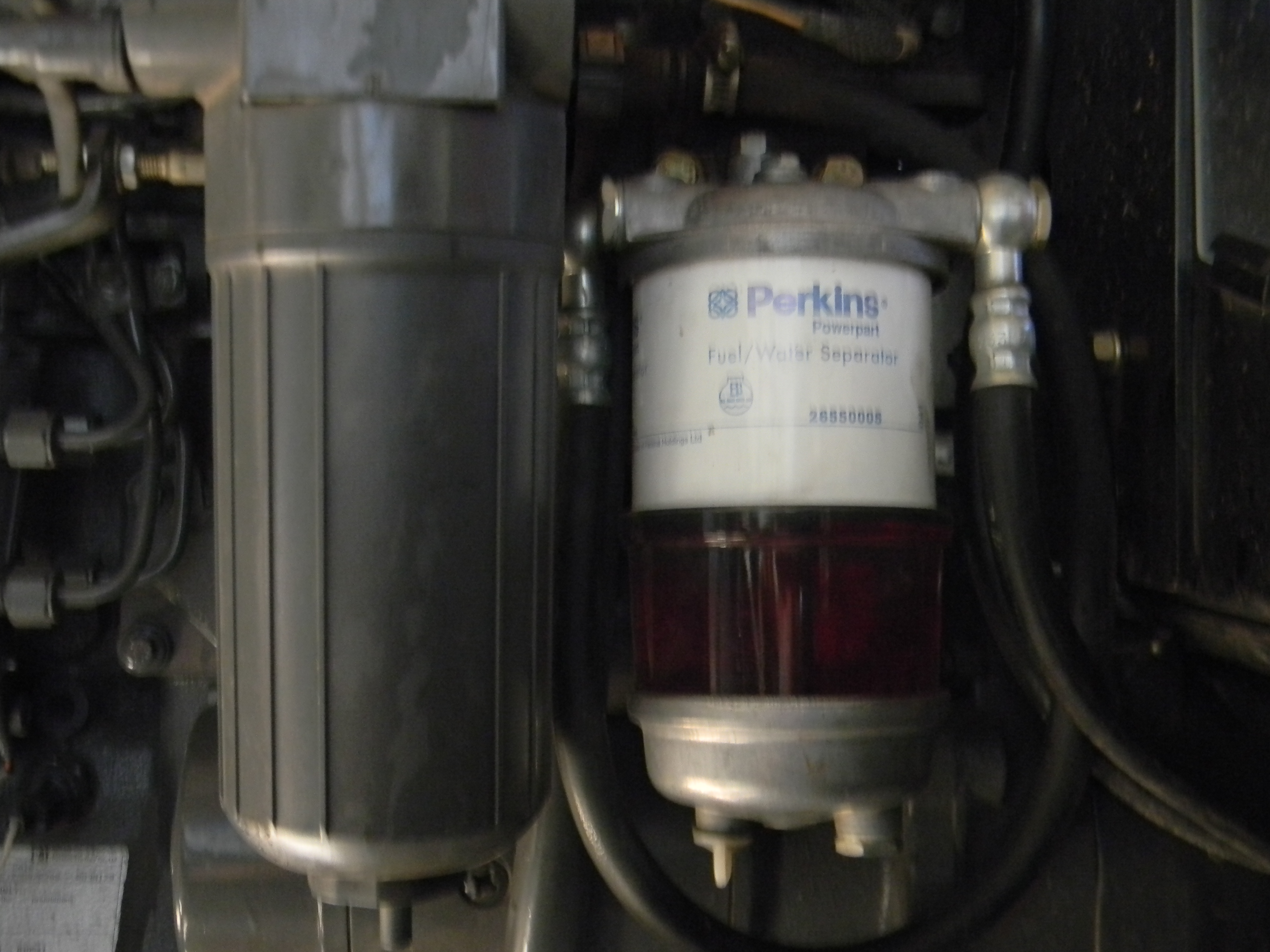 20130618 Fazenda Peças Filtros combustível MF4291 002.jpg