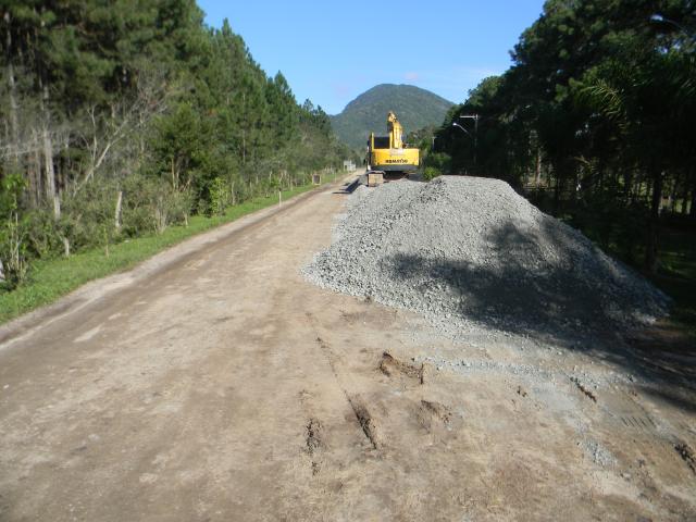 20130703 Fazenda Obras Cascalhamento estradas Infraero 001.jpg