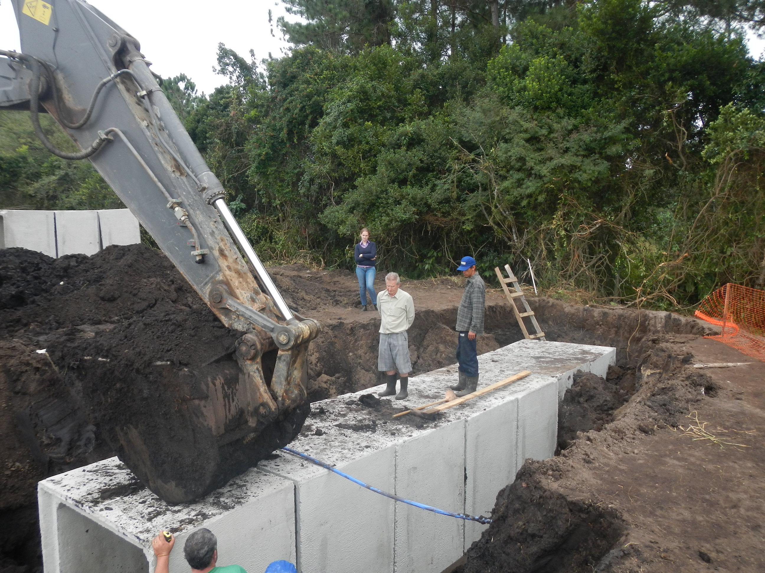 20130703 Fazenda Obras Galeria Drenagem principal por Infraero 042.jpg