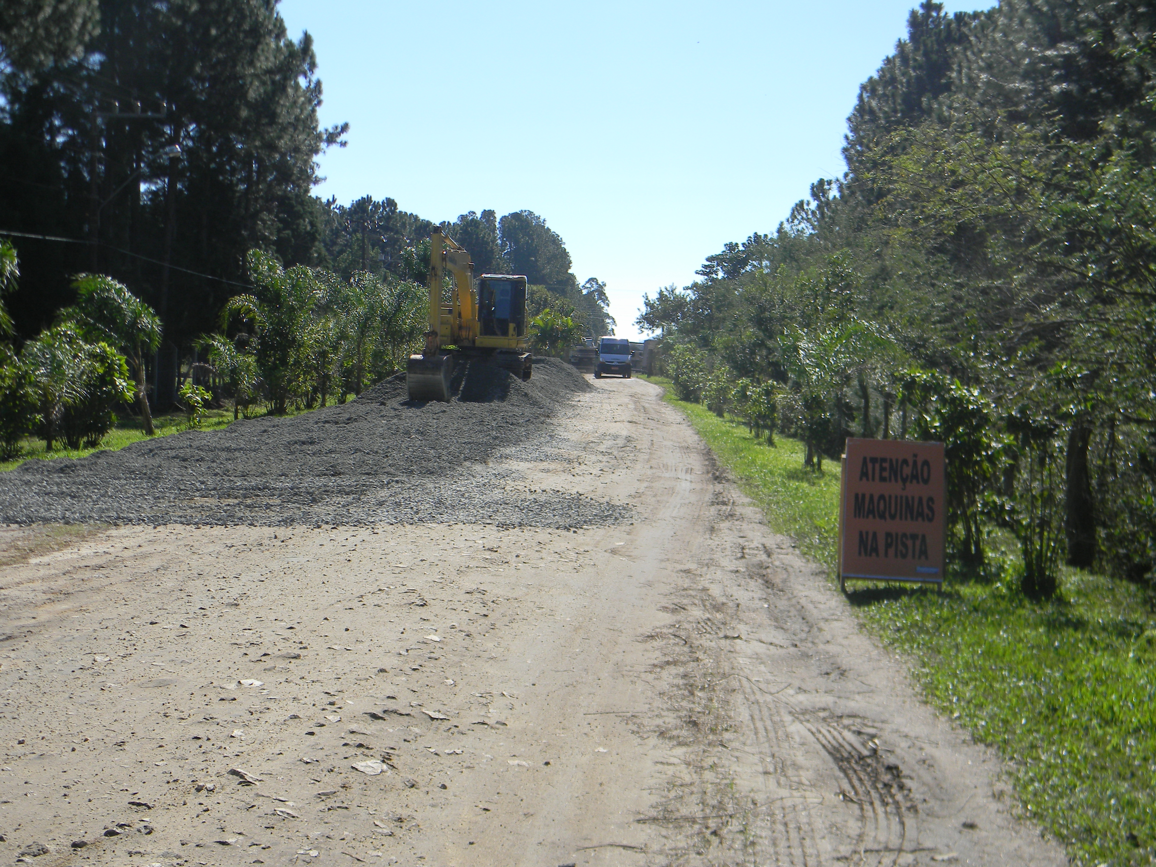 20130705 Fazenda Obras Cascalhamento estradas Infraero 007.jpg