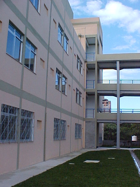 Vista externa prédio do Departamento de Química.jpg