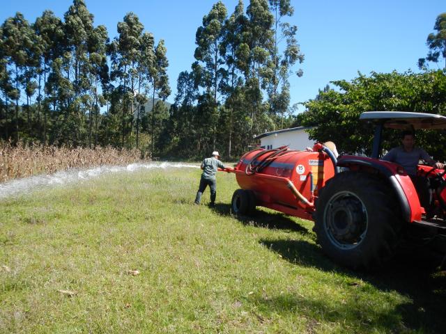 20131009 Fazenda Canhão de irrigação do tanque mecanização 007.jpg