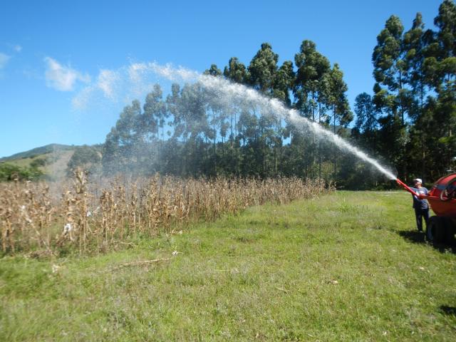 20131009 Fazenda Canhão de irrigação do tanque mecanização 009.jpg
