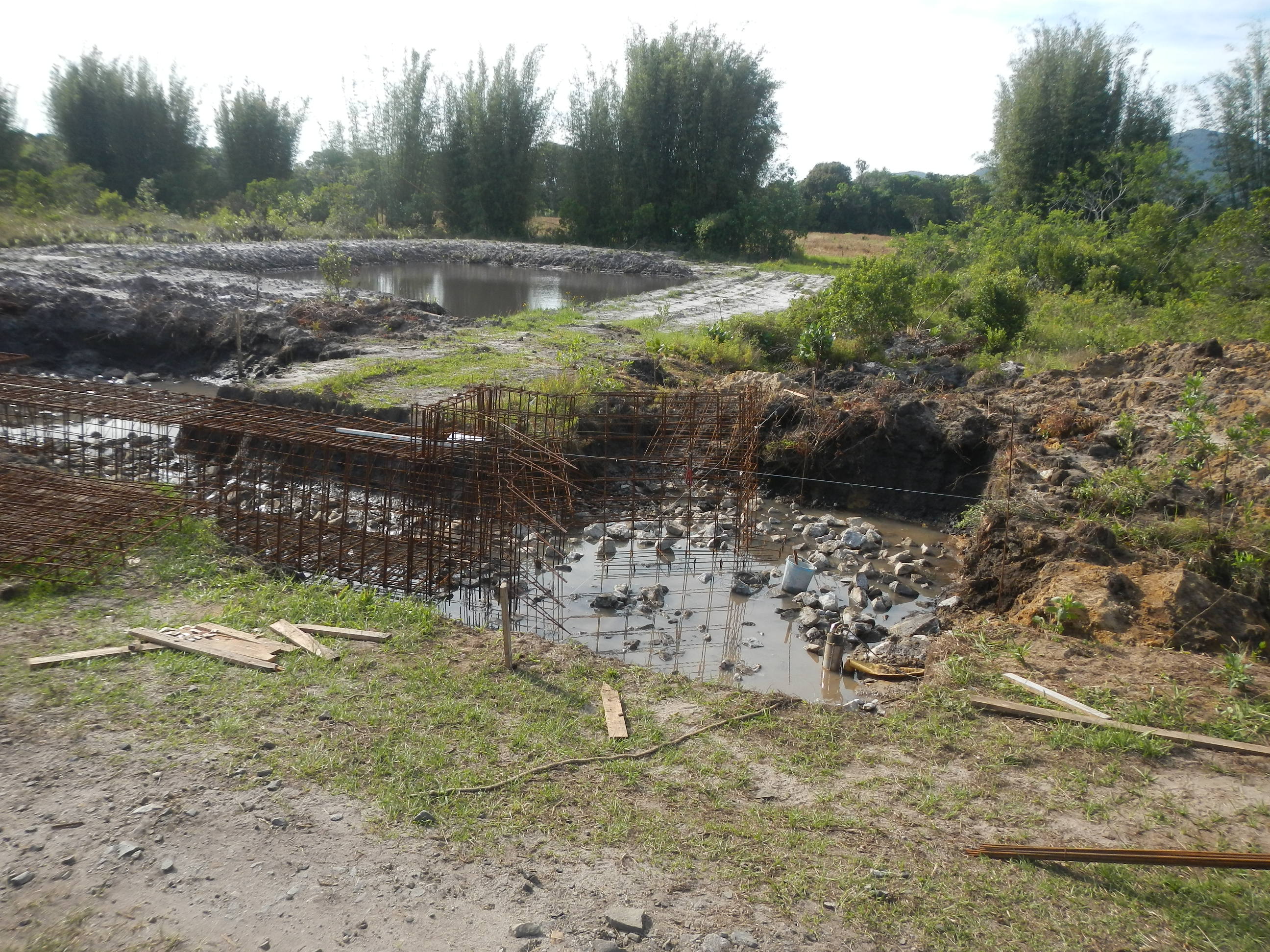 20141024 Fazenda Obras Manejo das Águas Comportas valas bueiros 005.jpg